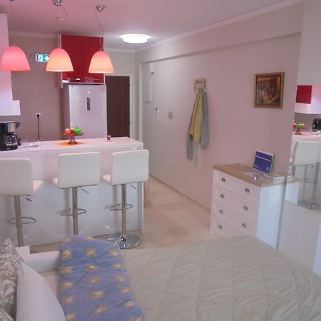 Modern Studio By The Sea Loutra Edipsou  Exterior photo